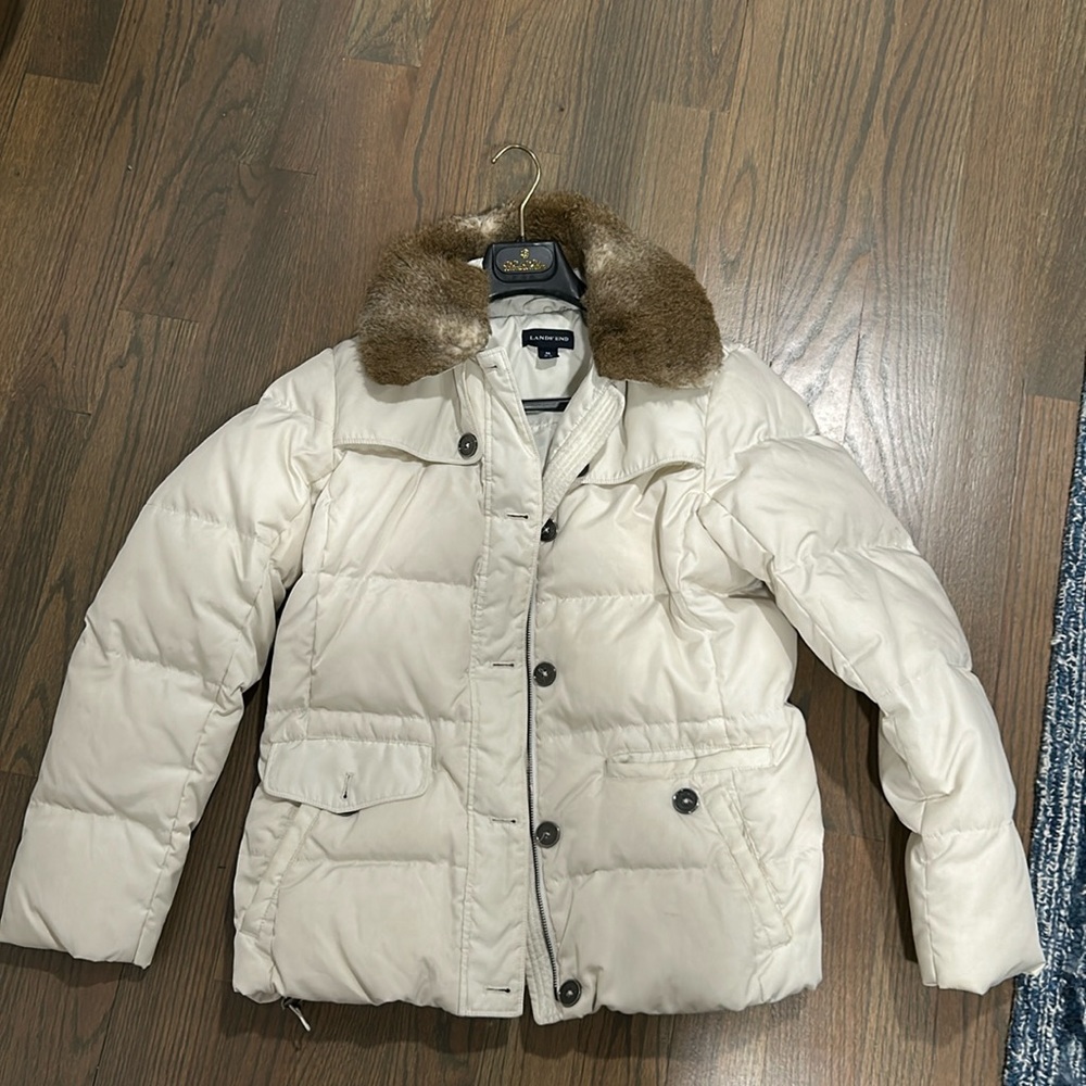 Lands end thick white puffer coat with fur neckline
